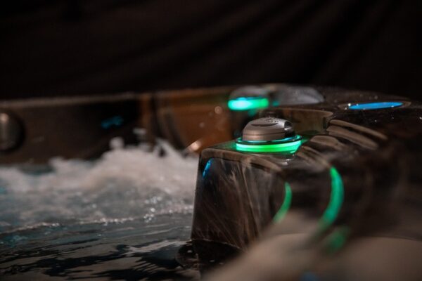 Executive 680 Hot Tub - Be Well Canada Spas - Image 21