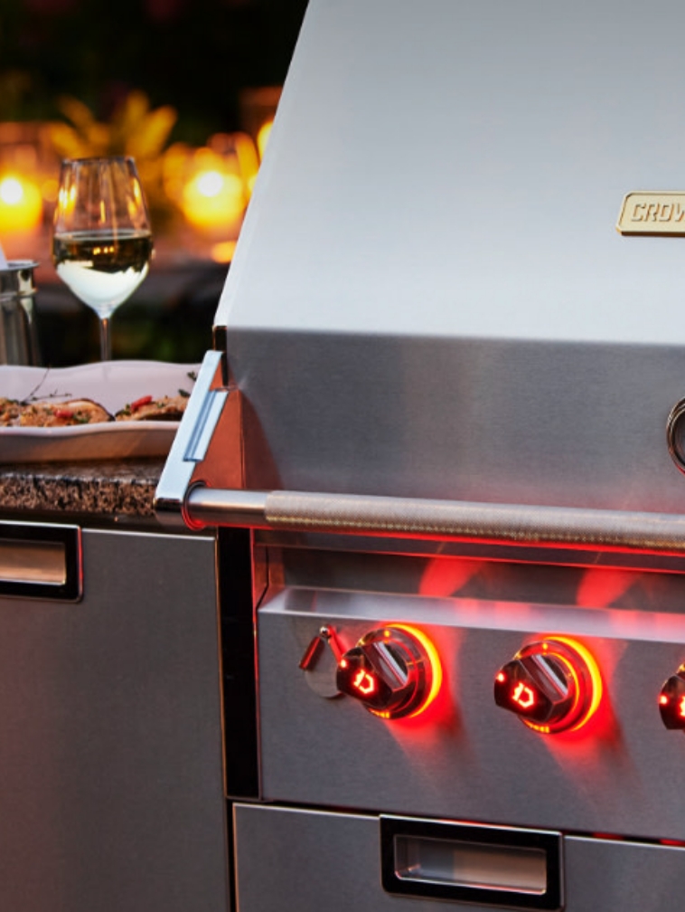 Crown Verity Infinite Series built-in grill with illuminated control knobs